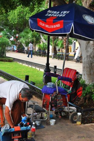 shoeshine shoeshine, Merida, Mexico