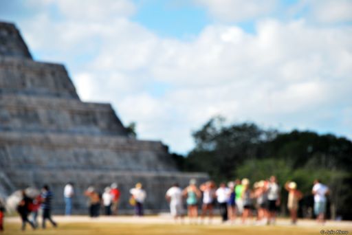 Chichen Itza blur, bokeh