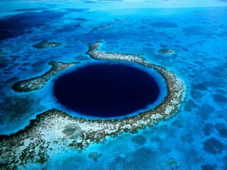 Blue Hole Belize (photo courtesy of www.magictours.ca)